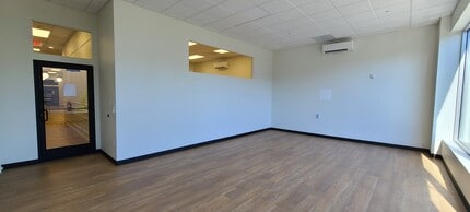 285 Liberty St, Salem, OR for lease Interior Photo- Image 2 of 3