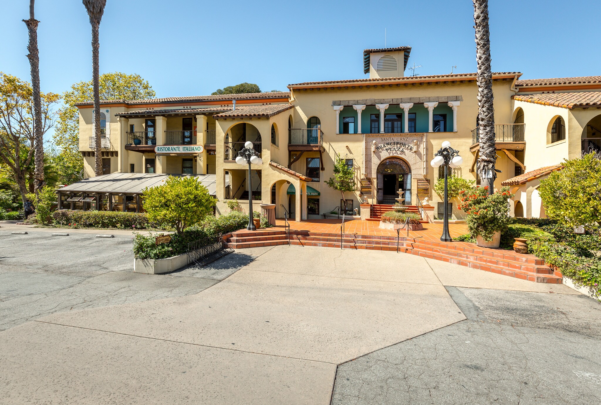 555 Soquel Ave, Santa Cruz, CA à louer Photo principale- Image 1 de 12