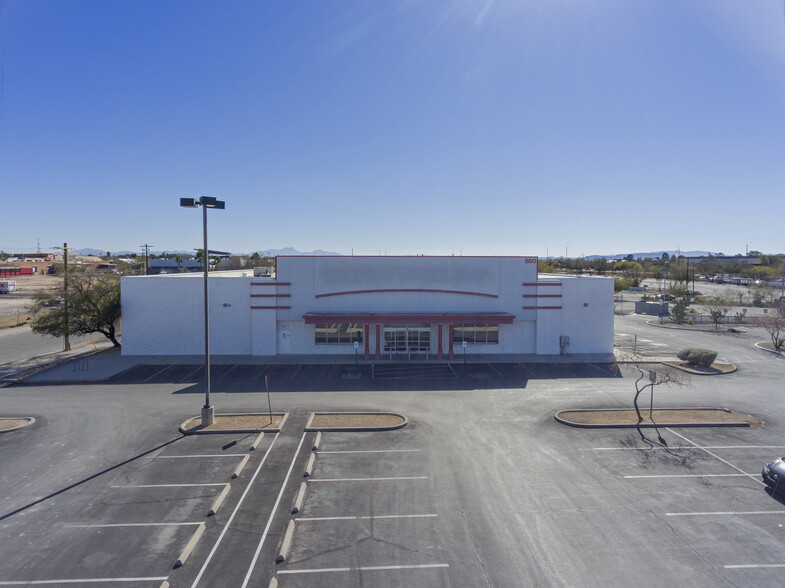 860 E Broadway Blvd, Tucson, AZ for lease - Building Photo - Image 2 of 7