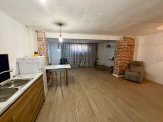 Plus de détails pour Multi-résidentiel à vendre