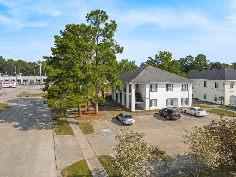 1415 Delplaza Dr, Baton Rouge, LA for lease - Building Photo - Image 2 of 4