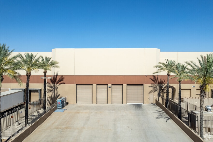 525 W Alameda Dr, Tempe, AZ à louer - Photo du bâtiment - Image 2 de 7