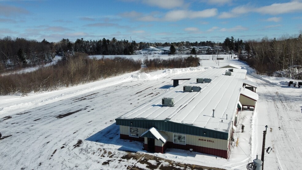 1540 Pueblo Dr, Rhinelander, WI à vendre - Photo du bâtiment - Image 2 de 46