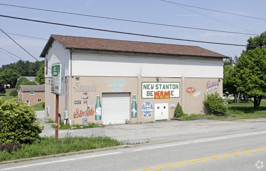 430 S Center Ave, New Stanton, PA à vendre - Photo principale - Image 1 de 1