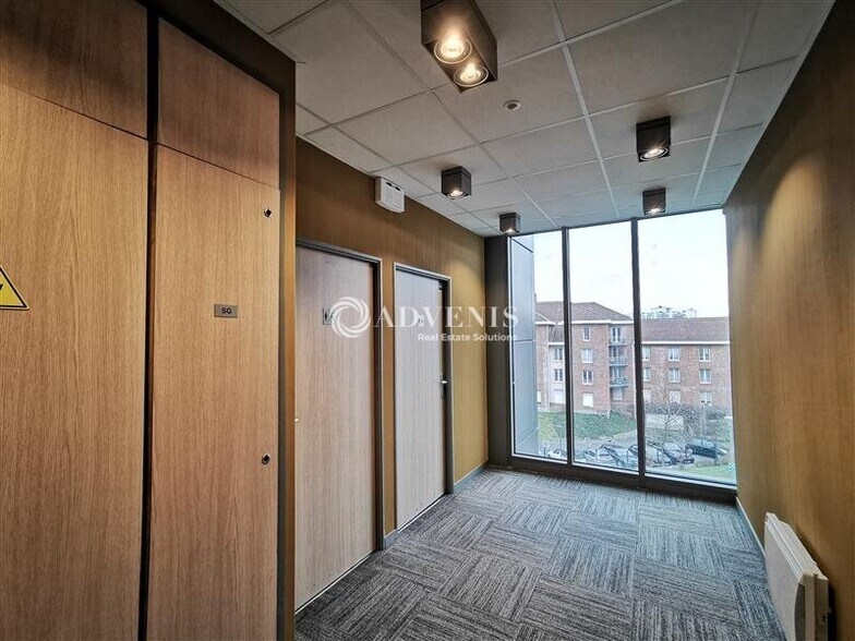 Bureau dans VILLENEUVE-D'ASCQ à louer - Photo du bâtiment - Image 3 de 10