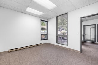 4002-4014 148th Ave NE, Redmond, WA for lease Building Photo- Image 2 of 19