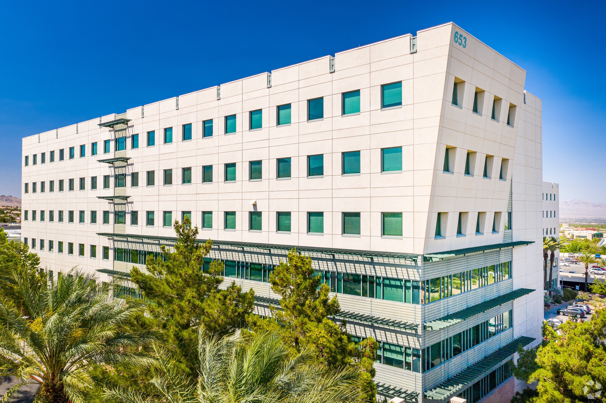 653 N Town Center Dr, Las Vegas, NV for lease Primary Photo- Image 1 of 8