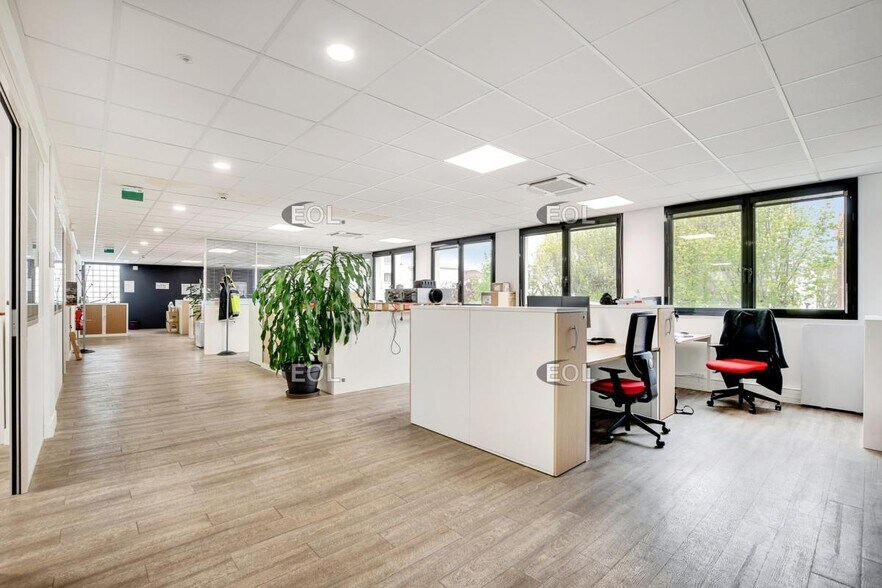 Bureau dans Gentilly à vendre - Photo du bâtiment - Image 1 de 13