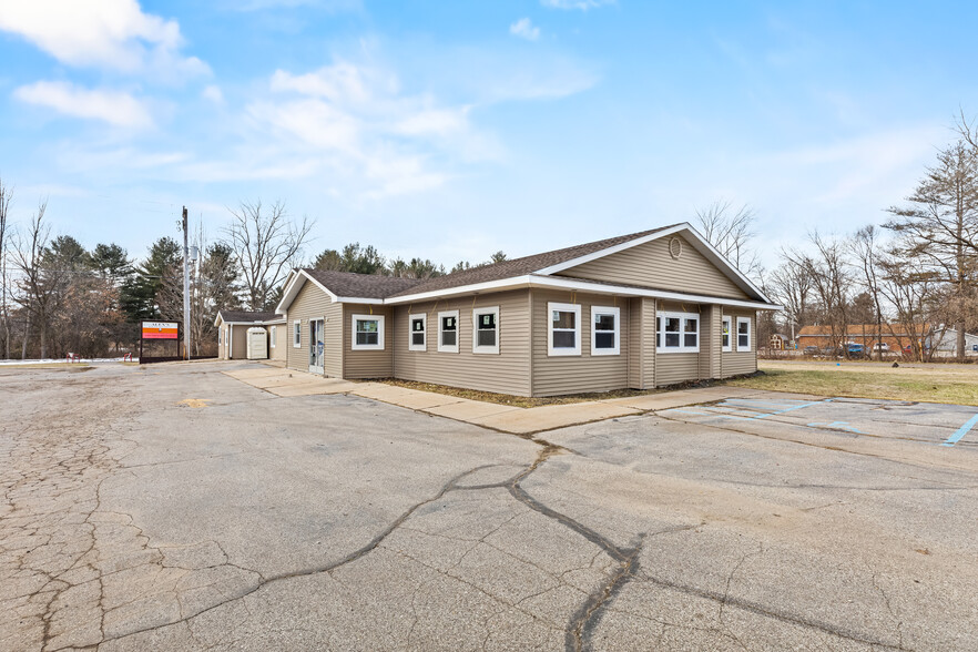 201 W Saginaw Rd, Sanford, MI for sale - Building Photo - Image 1 of 8