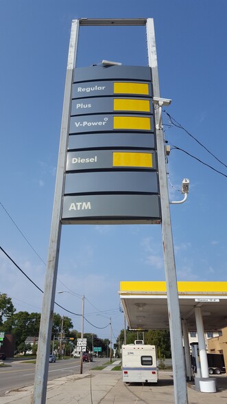 1043 Ivory St, Seymour Township, WI à vendre - Photo du bâtiment - Image 2 de 8