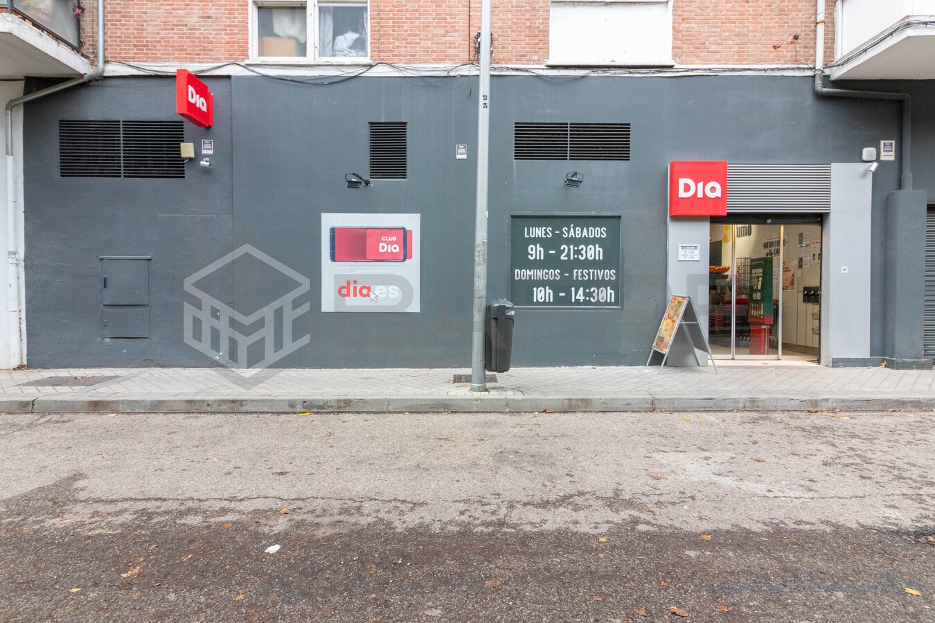 Madrid, MAD 28043 - Unit 1 -  - Interior Photo - Image 2 of 3