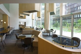 7-11 Rue Touzet-Gaillard, Saint-Ouen-sur-Seine for lease Interior Photo- Image 1 of 2