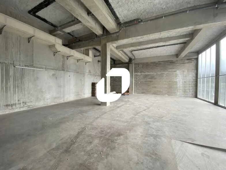 Flex in Bordeaux for lease - Building Photo - Image 1 of 5