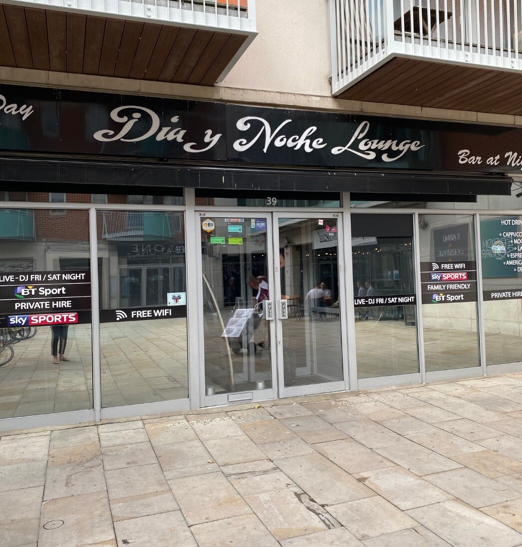 39 The Oaks Sq, Epsom à vendre Photo principale- Image 1 de 1