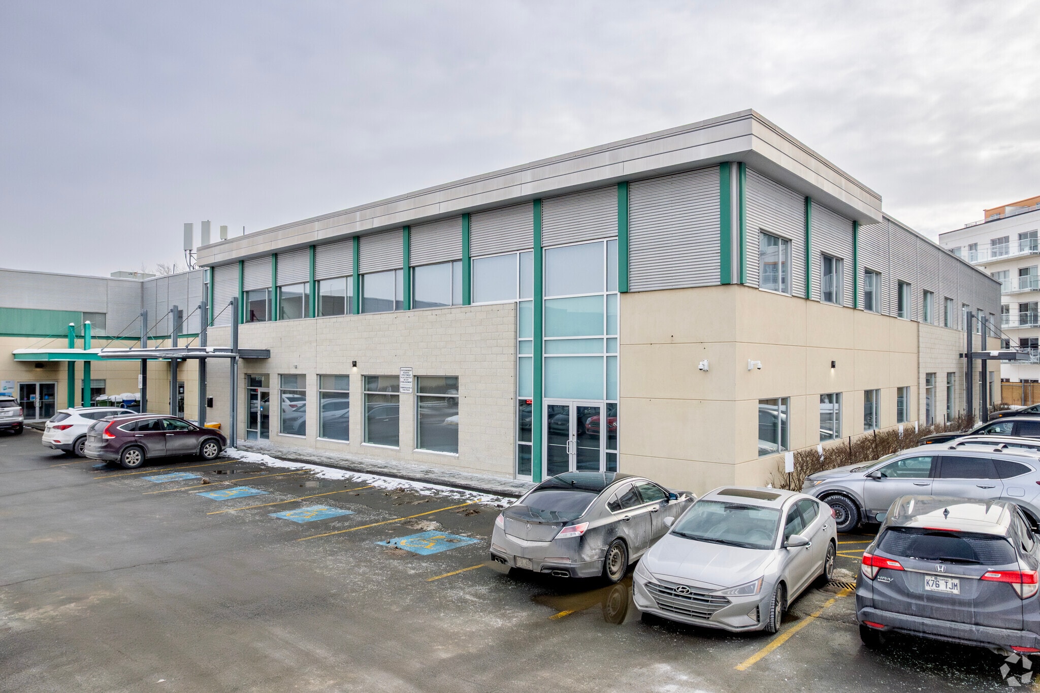 8550-8560 Boul Newman, Montréal, QC for lease Primary Photo- Image 1 of 5