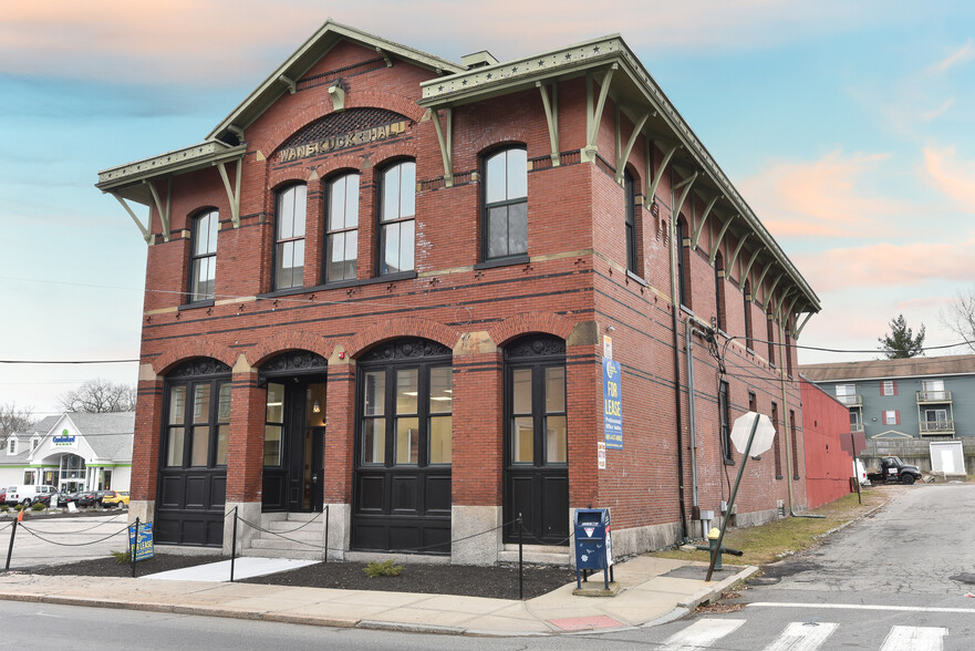 754 Branch Ave, Providence, RI à louer - Photo du bâtiment - Image 2 de 30