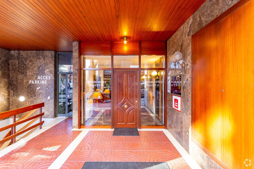 Carrer de Calvet, 33, Barcelona, Barcelona for lease - Building Photo - Image 3 of 3