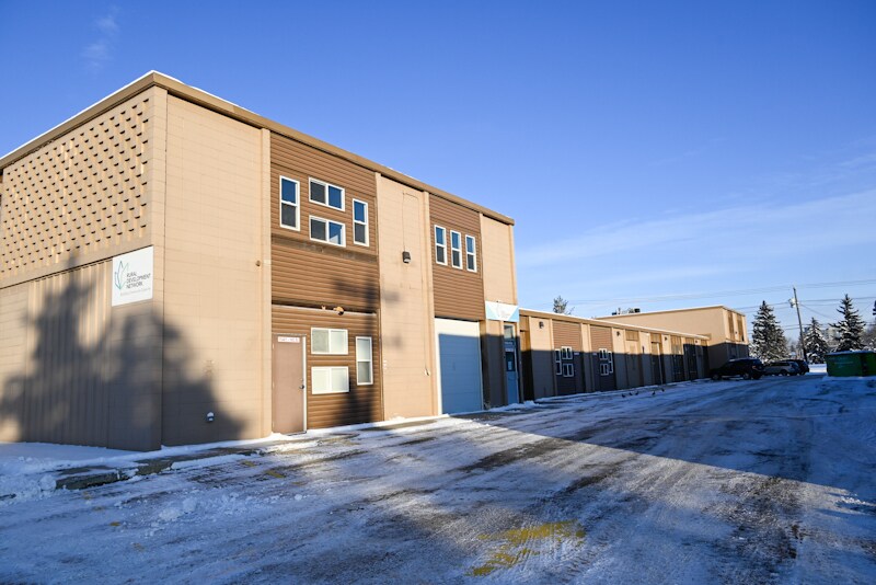 11440 142 St NW, Edmonton, AB à vendre - Photo du bâtiment - Image 2 de 7