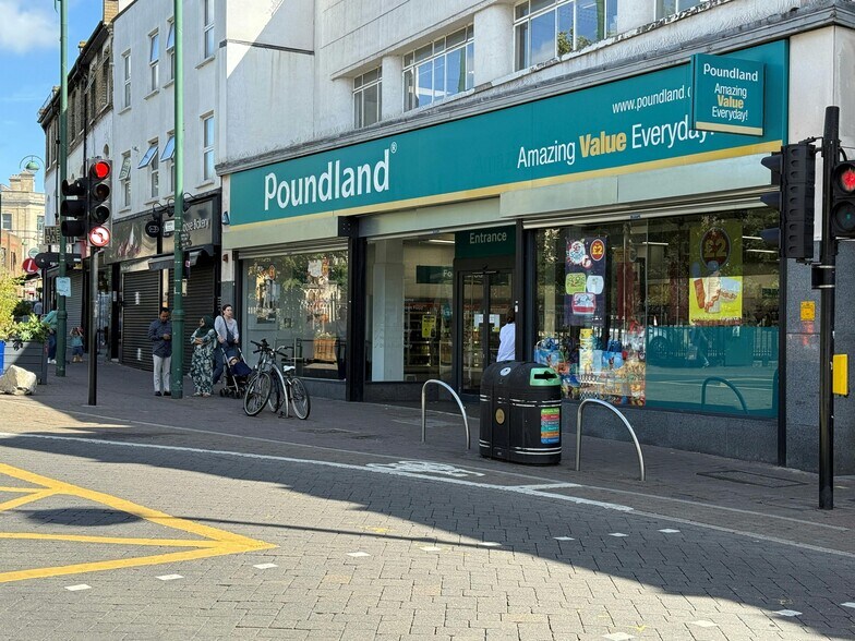 650-652 High Road Leytonstone, Londres à louer - Photo principale - Image 1 de 1