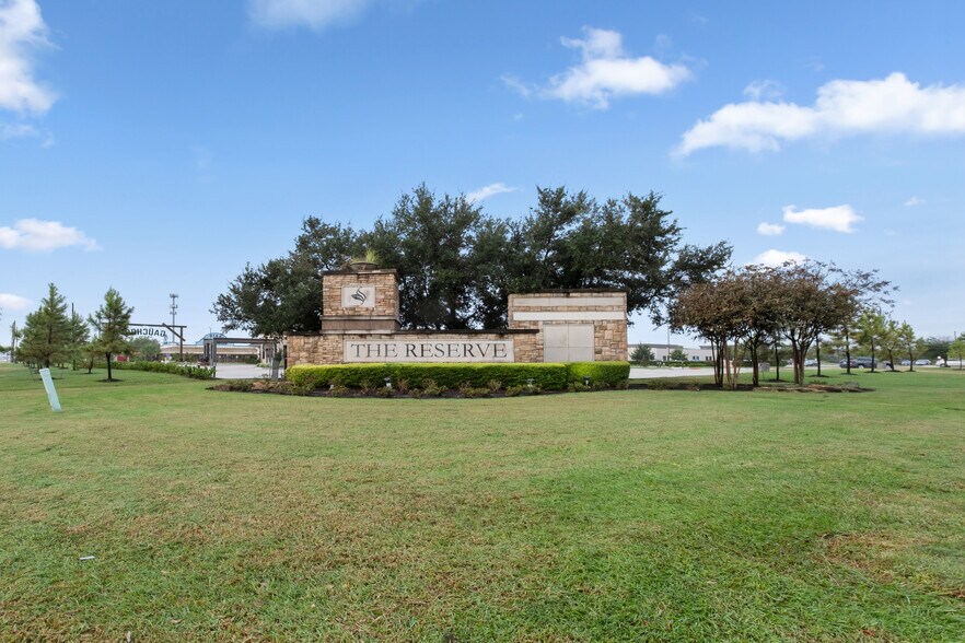 23410 Grand Reserve Dr, Katy, TX à vendre - Photo du bâtiment - Image 3 de 8