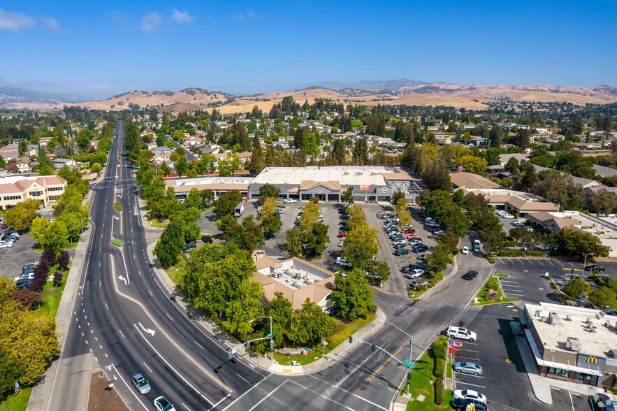 1500 Oliver Rd, Fairfield, CA for lease - Building Photo - Image 3 of 16