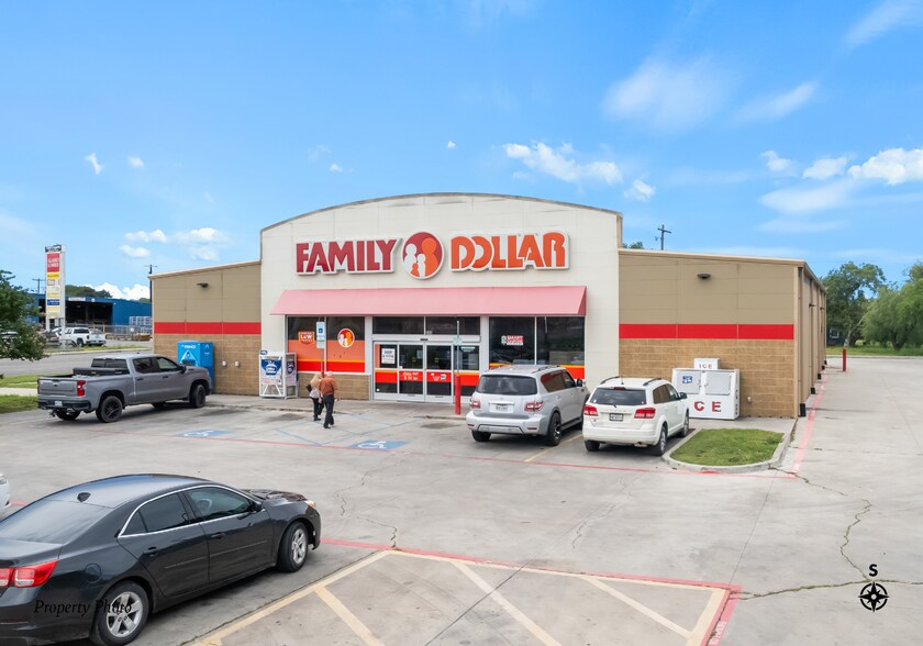 200 S State Highway 359, Mathis, TX à vendre - Photo du bâtiment - Image 1 de 4