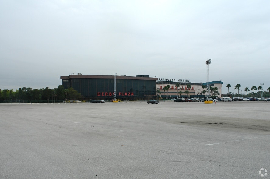 10490 Gandy Blvd N, Saint Petersburg, FL for sale - Building Photo - Image 2 of 2