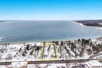 More details for 841 E Front St, Traverse City, MI - Hospitality for Sale