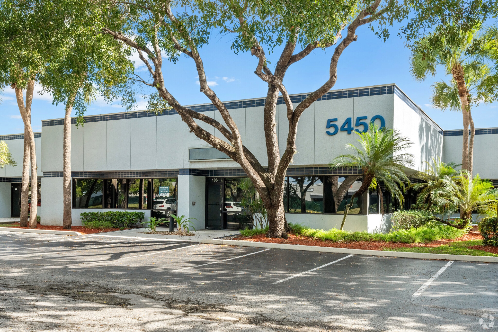 5440 NW 33rd Ave, Fort Lauderdale, FL for lease Interior Photo- Image 1 of 9