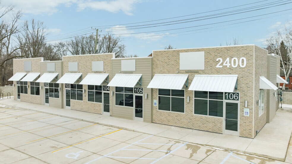 2400 Greenfield rd, Berkley, MI à louer - Photo du bâtiment - Image 3 de 4