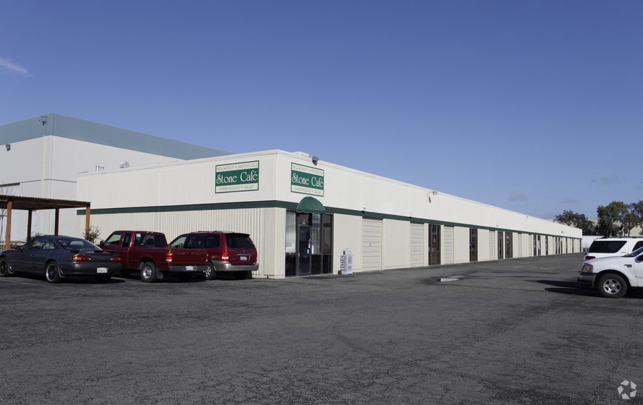685 Stone Rd, Benicia, CA for lease - Building Photo - Image 3 of 8
