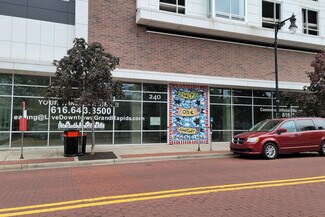 Plus de détails pour 240 Ionia Ave SW, Grand Rapids, MI - Commerce de détail à louer