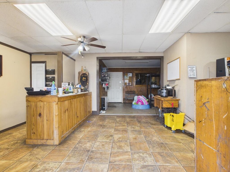 1014 S Stockton Ave, Monahans, TX à vendre - Photo intérieure - Image 2 de 13
