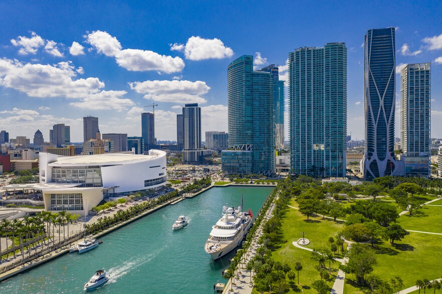 888 Biscayne Blvd, Miami, FL à louer - Autre - Image 1 de 12