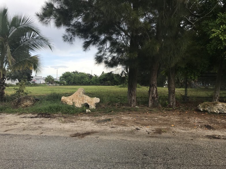 5100 NW 10th Ter, Fort Lauderdale, FL à louer - Photo du bâtiment - Image 2 de 8