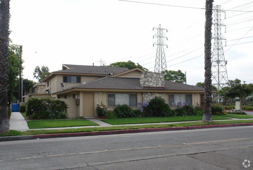 1630 S 9th St, Anaheim, CA à vendre - Photo du bâtiment - Image 2 de 2