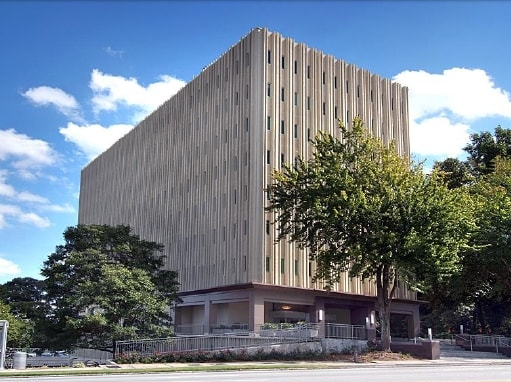 2045 Peachtree Rd NE, Atlanta, GA à louer - Photo du bâtiment - Image 1 de 8