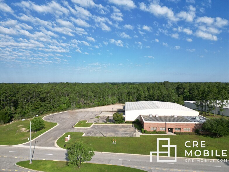 5640 Commerce Blvd E, Mobile, AL à louer - Photo du bâtiment - Image 3 de 18