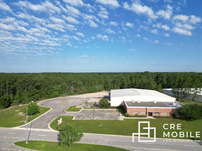5640 Commerce Blvd E, Mobile, AL à louer - Photo du bâtiment - Image 3 de 18
