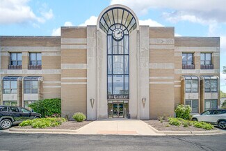 Plus de détails pour 1S443 Summit Ave, Oakbrook Terrace, IL - Bureau à louer