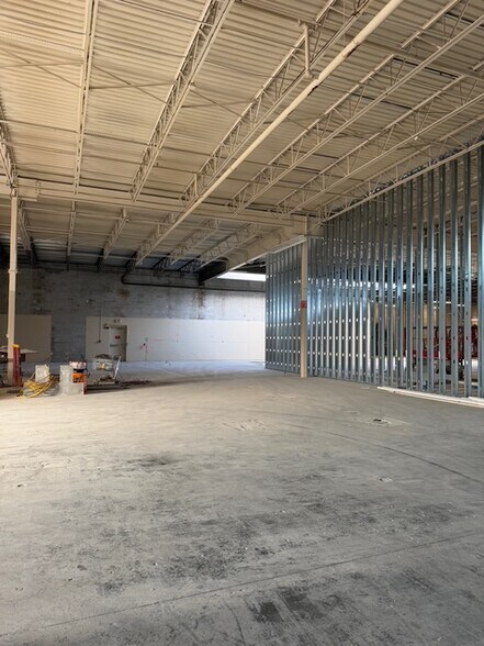 10175 Tamiami Trl, Punta Gorda, FL à louer - Photo intérieure - Image 3 de 24