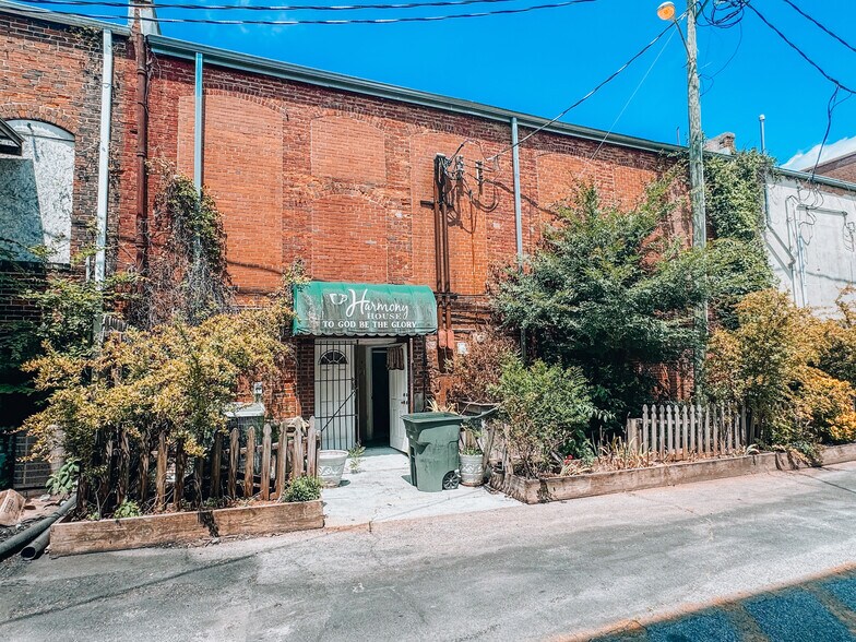 106 Musgrove St, Clinton, SC à vendre - Photo du bâtiment - Image 3 de 7