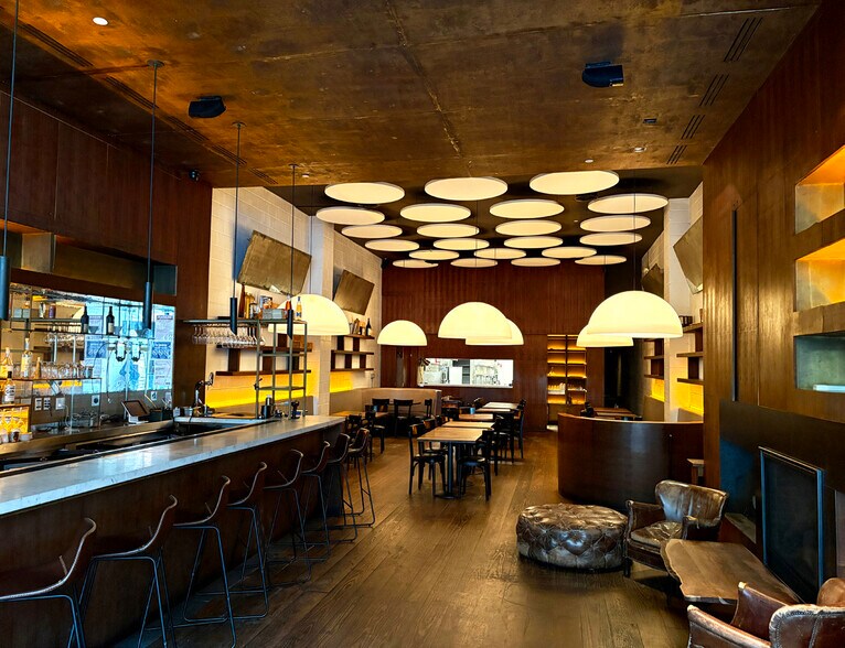 115 Berry St, Brooklyn, NY à louer - Photo du bâtiment - Image 3 de 4