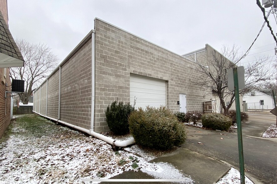 21 N 12th St, Belleville, IL for sale - Building Photo - Image 1 of 25