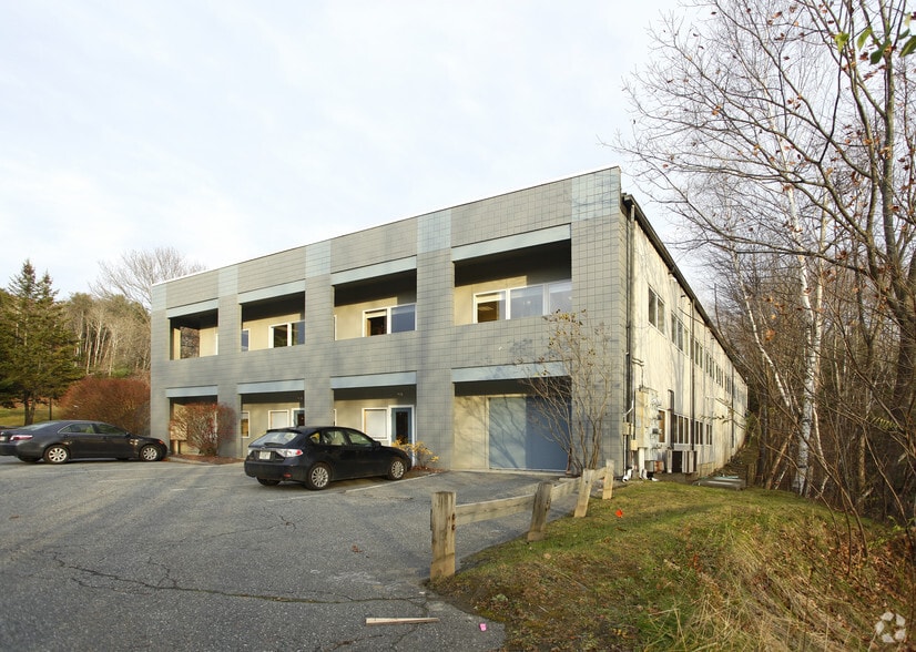30 Airport Rd, West Lebanon, NH for lease - Primary Photo - Image 1 of 15