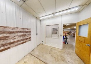 555 N 13th St, Rogers, AR à louer Photo intérieure- Image 2 de 8