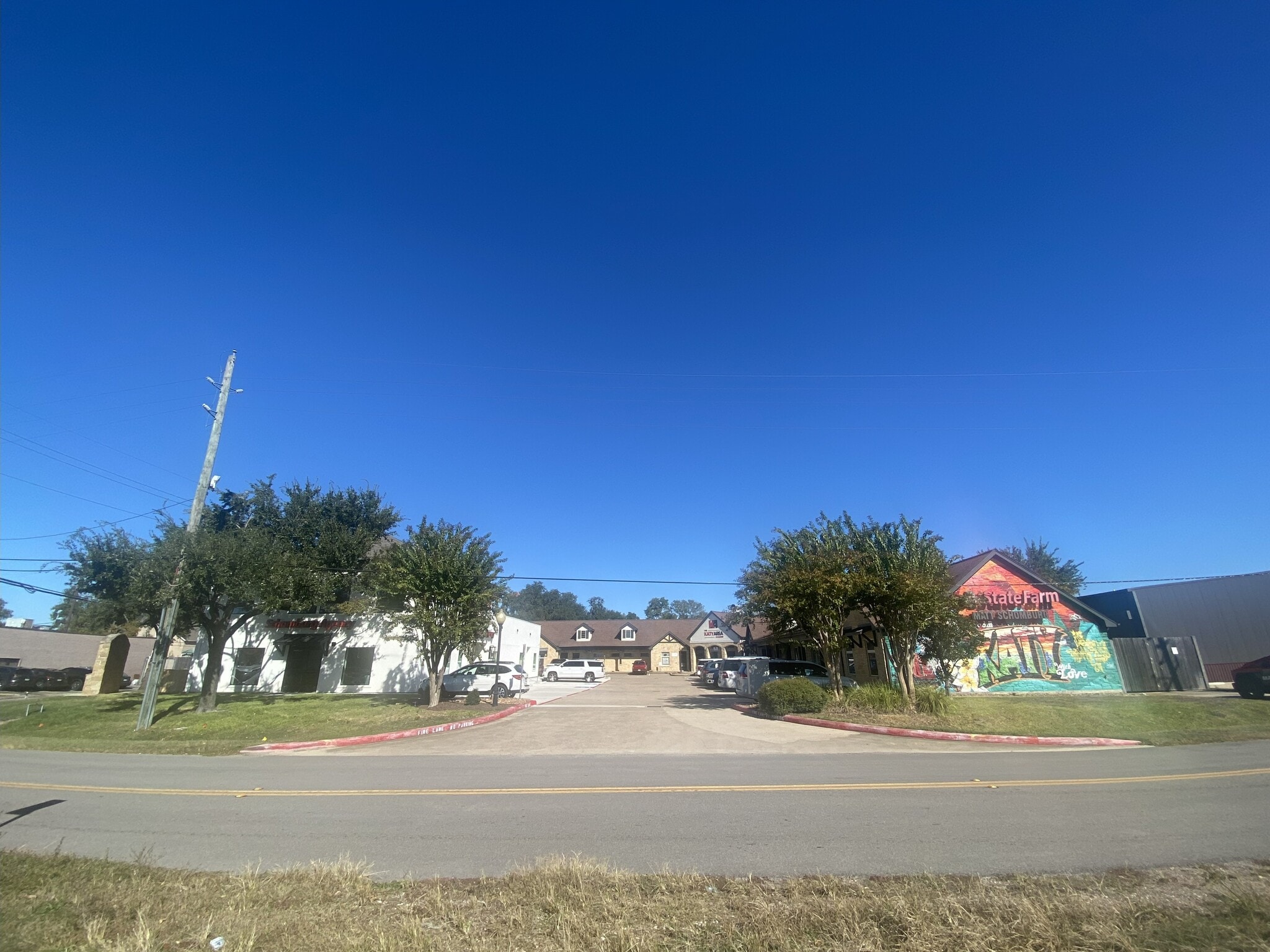 814 East Ave, Katy, TX à louer Photo du bâtiment- Image 1 de 9