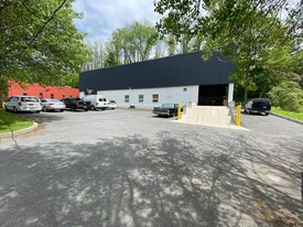 329 Adams St, Bedford Hills NY - Entrepôt