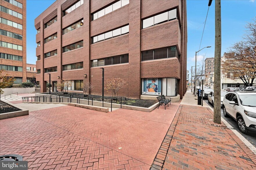 19 N 6th St, Reading, PA à vendre - Photo du bâtiment - Image 3 de 62