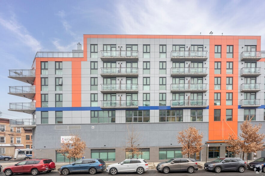 4001 New Utrecht Ave, Brooklyn, NY for lease - Building Photo - Image 2 of 5